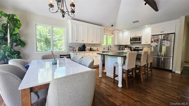 Building Photo - 11 John St