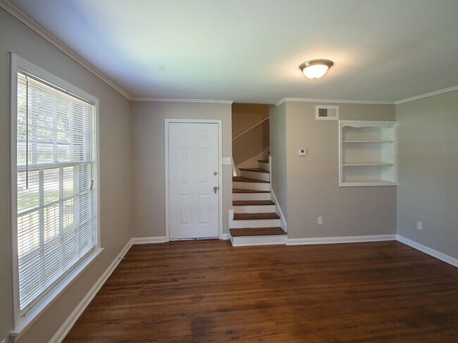 Building Photo - 3 Bedroom, 2 Bathroom near Colonial and flamingo