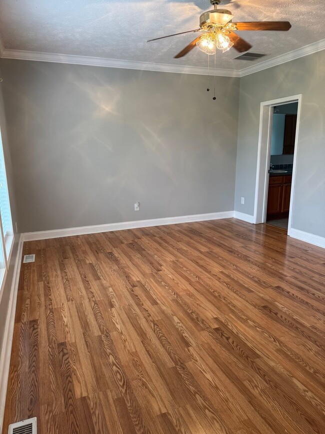 Building Photo - Charming 3 Bed, 2 Bath Home in Maiden – Pe...