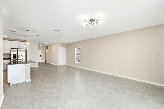 Building Photo - 724 Daring Dr