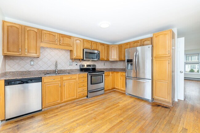 Building Photo - 112 Market St