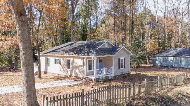 Building Photo - 183 Burbank Dr SW