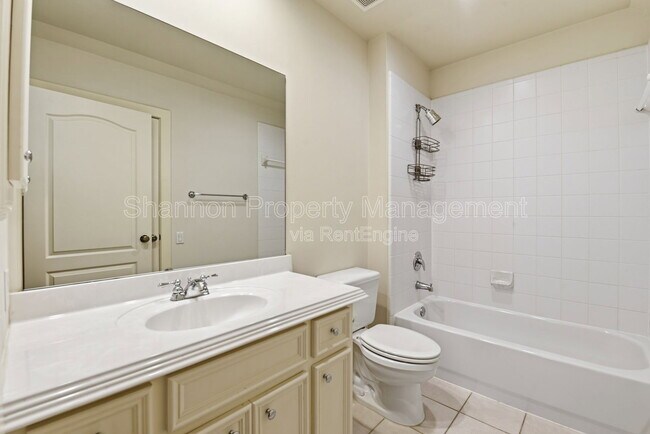 Building Photo - 4424 Blossom St