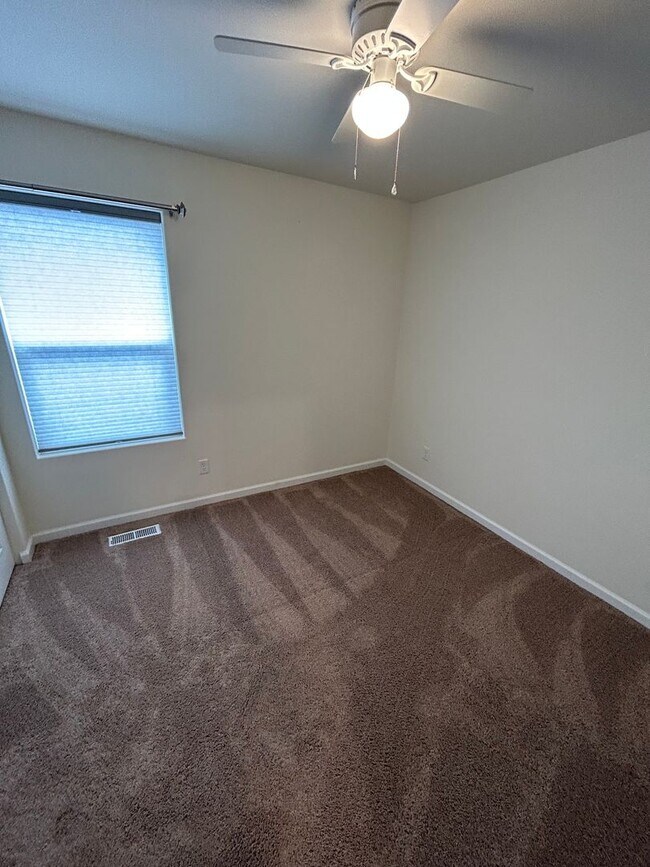 Building Photo - 2338 NW Yohn Ranch Dr