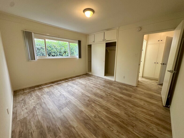 Building Photo - 12301-12307 Pacific Ave