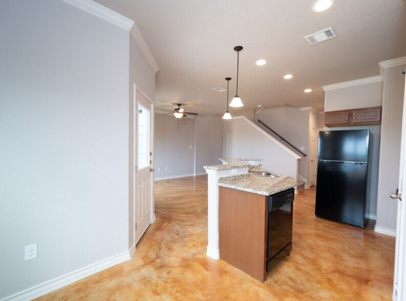 Building Photo - 1791 Tristan Trl