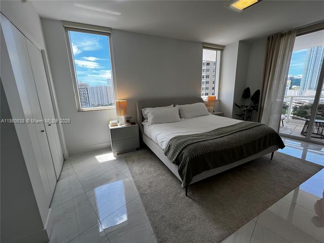 Building Photo - 901 Brickell Key Blvd