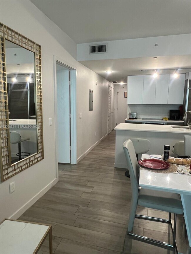 Building Photo - 1100 S Miami Ave