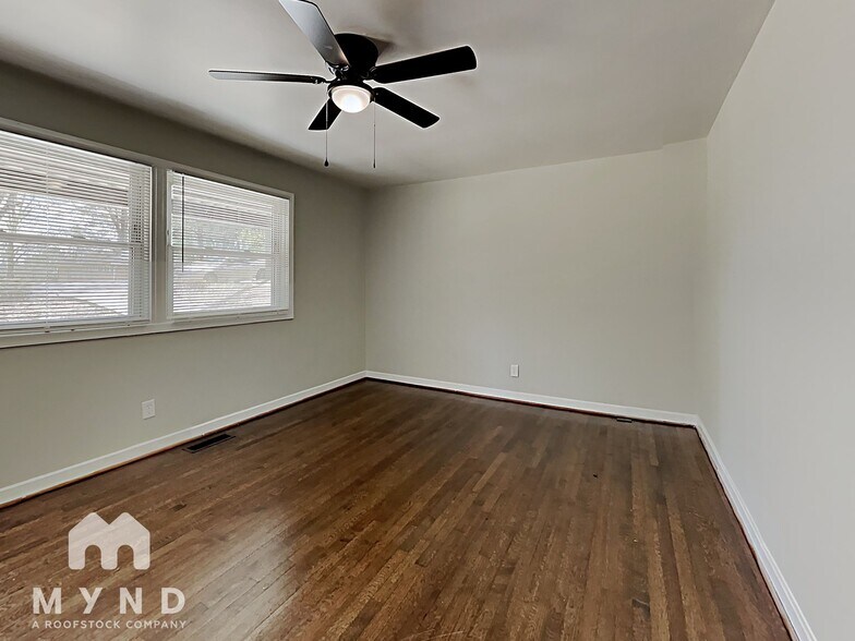 Building Photo - 5016 Scenic View Dr