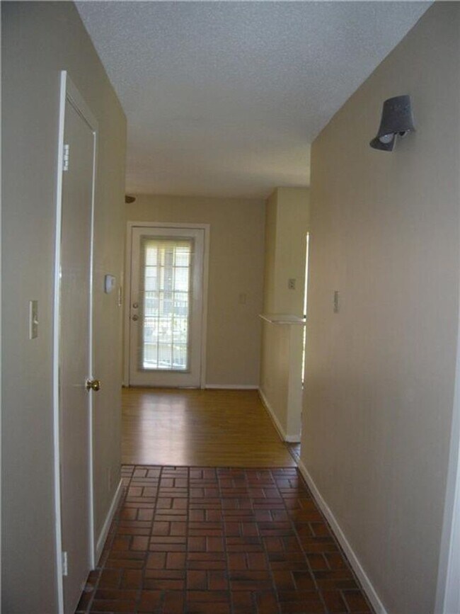 Building Photo - K036 - Palmetto #302