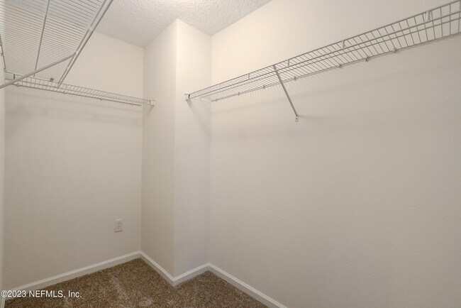 Building Photo - 608 Birchbark Trail