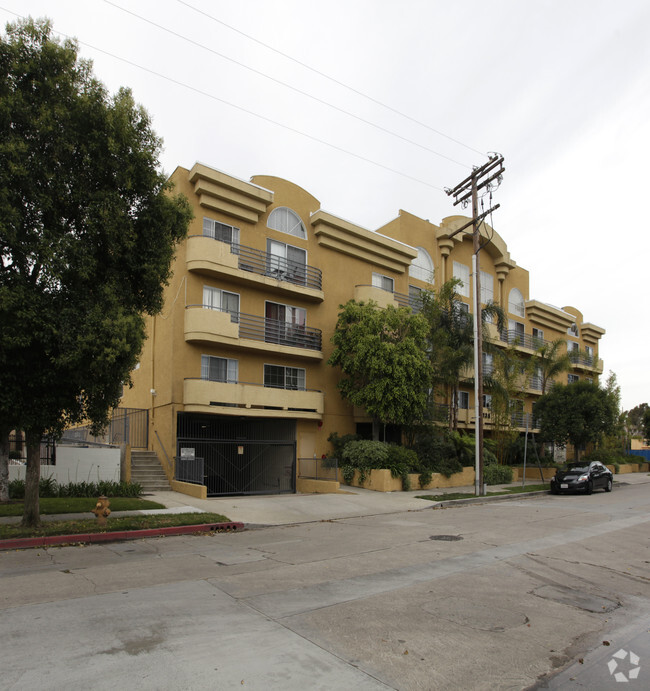 Building Photo - Carlyle Court