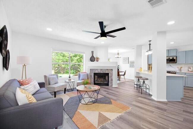 Building Photo - 2203 Lexfield Ln