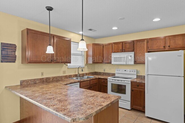 Building Photo - 254 Carmel Woods Dr