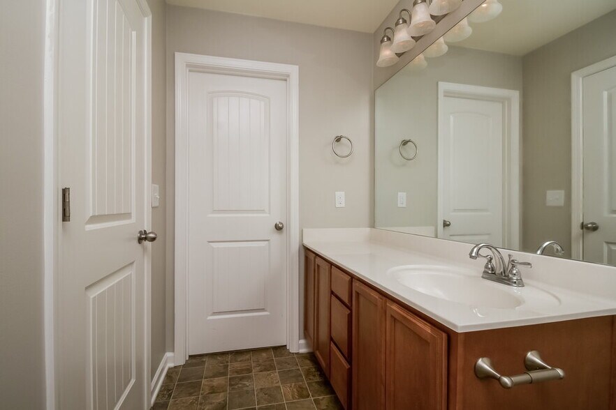 Building Photo - 7029 Nickalus Way