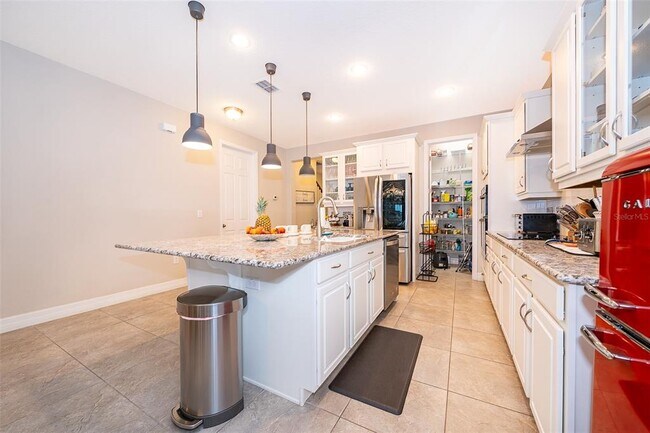 Building Photo - 3026 Jardin St