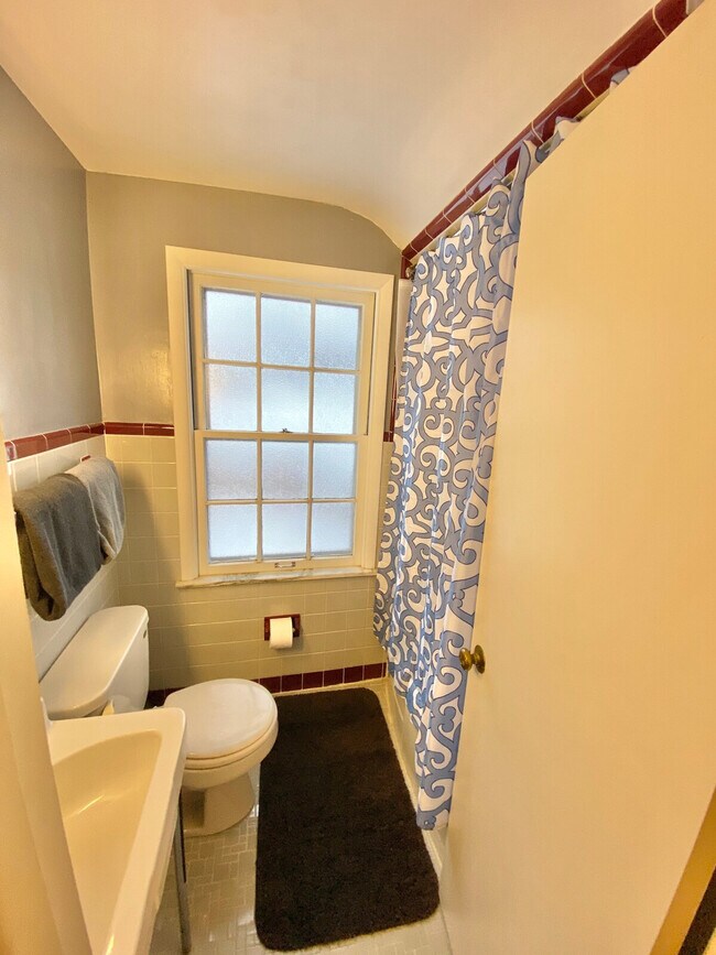 Building Photo - 1310 Forest Hills Blvd