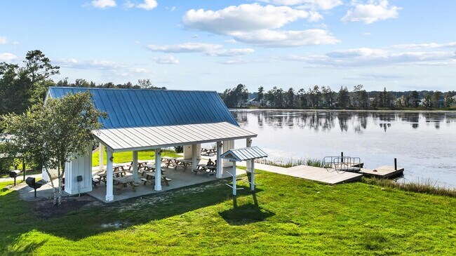 Building Photo - 609 Trotters Ln