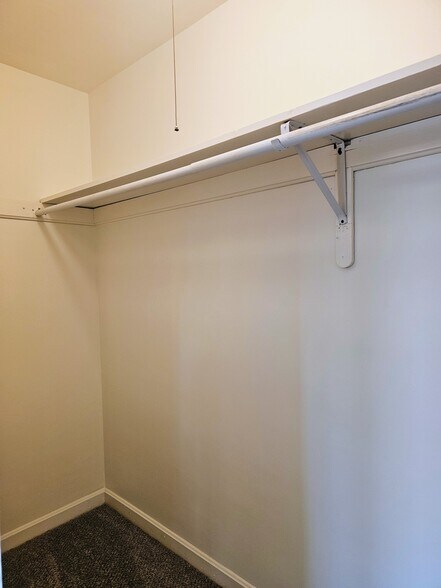 Building Photo - 292 W Main St