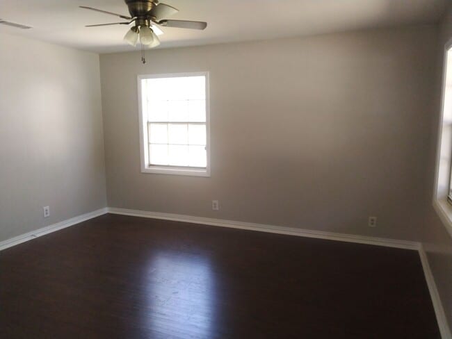 Building Photo - 10 Katherine Loop