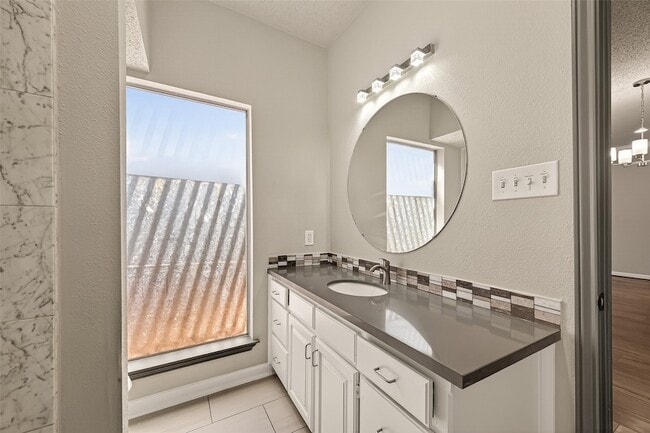 Building Photo - 4024 Breakwood Dr