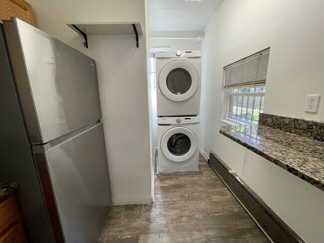 Building Photo - 5920 Chillum Plz NE