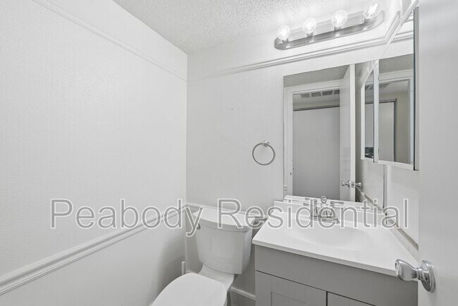 Building Photo - 1570 Moorings Dr