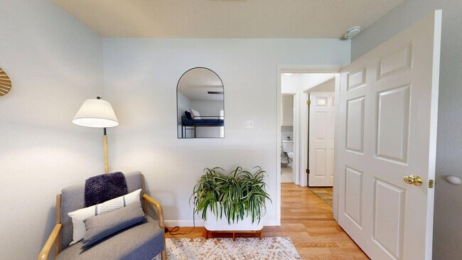 Building Photo - 701 Summerglen Dr