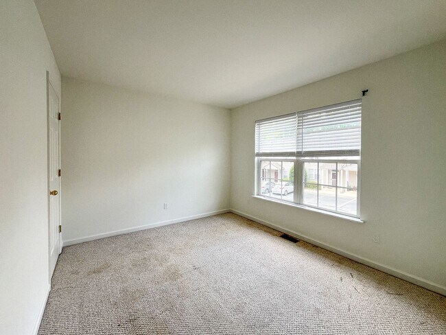 Building Photo - 1764 Webland View