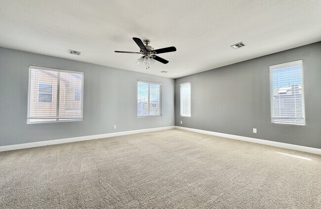 Building Photo - 5033 W Moberly Ave
