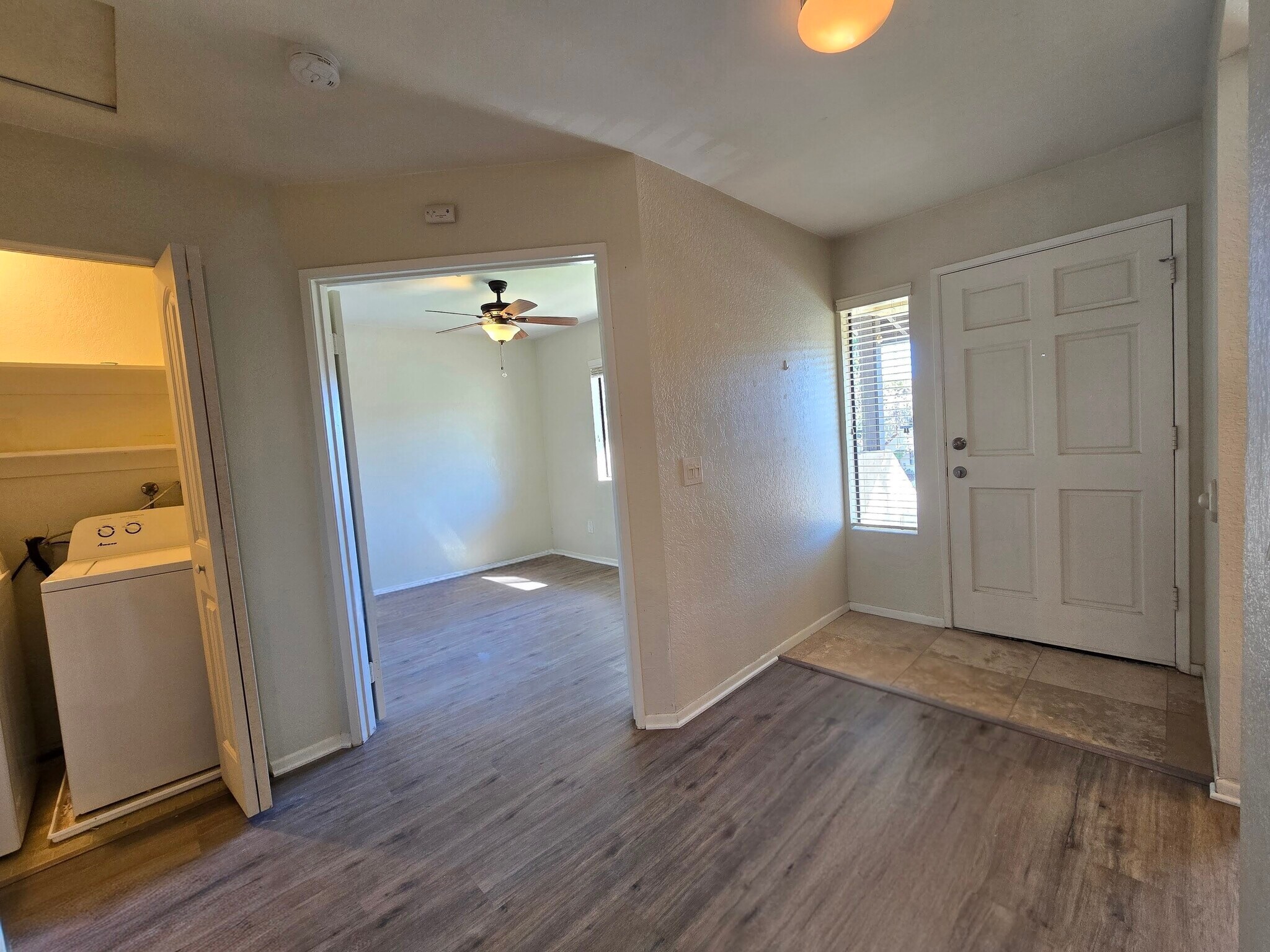 Building Photo - 956 Lupine Hills Dr