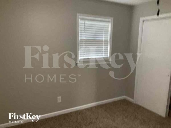 Building Photo - 581 Carlouetta Rd