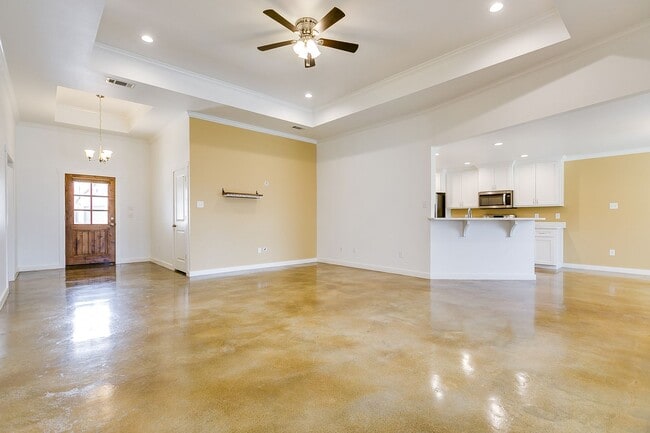 Building Photo - 5918 Southampton Pl