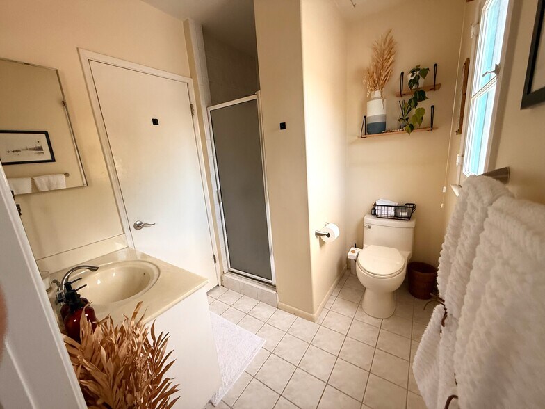 2nd/guest bathroom - 222 S Hamilton Dr