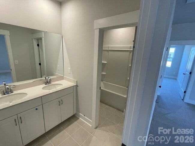 Building Photo - 9547 Munsing Dr
