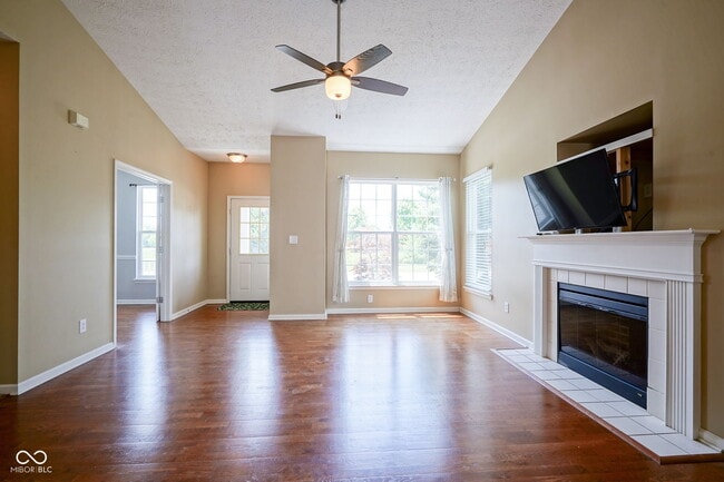 Building Photo - 952 Helston Ave