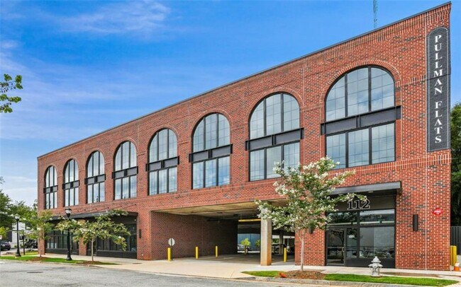 Building Photo - 112 Rogers St NE