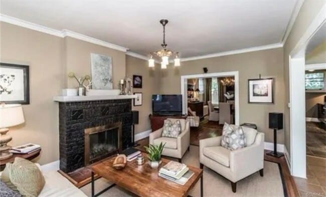 Building Photo - 3213 W Grace St