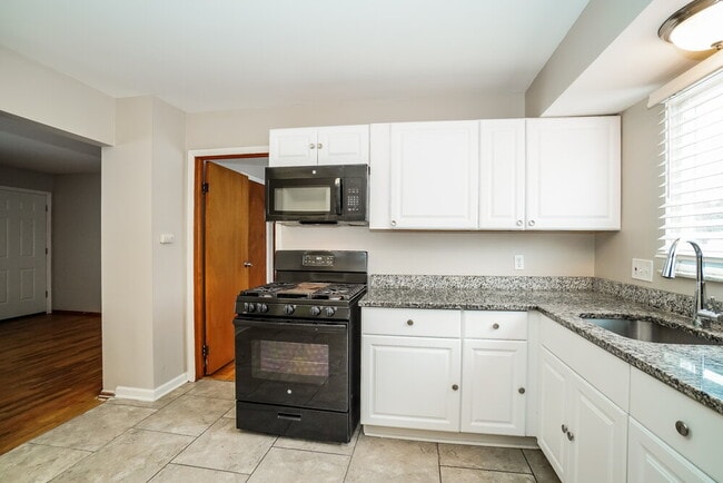 Building Photo - 2149 Kingshaven Pl