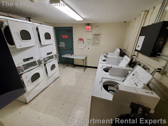 Building Photo - 474 Broadway