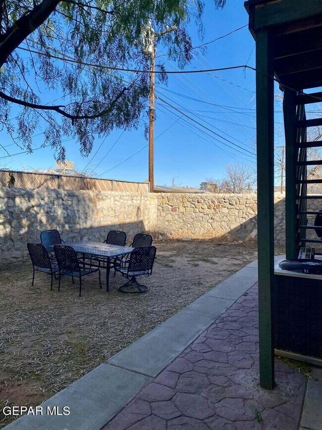 Building Photo - 7409 Edgemere Blvd