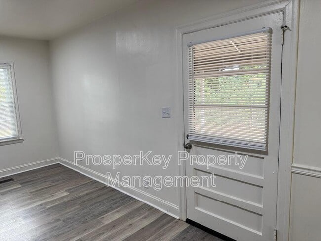 Building Photo - 2112 41st St