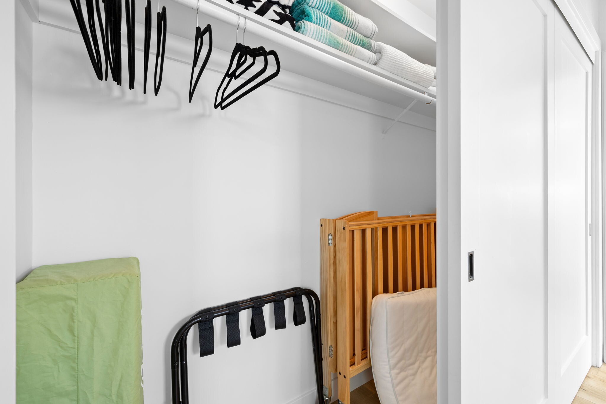 Building Photo - 614 Knob Hill Ave