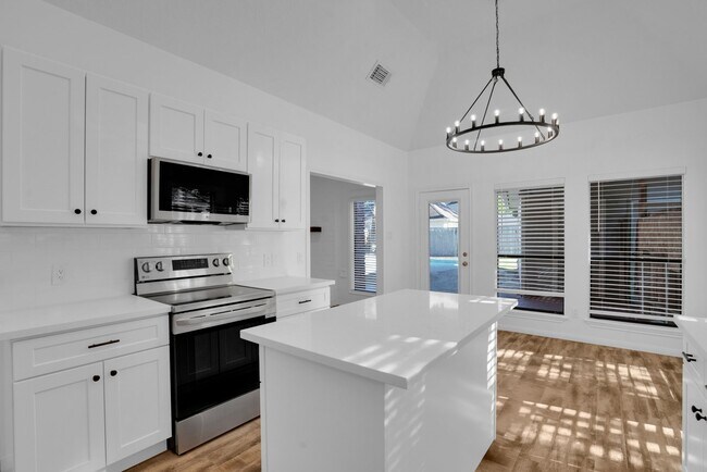 Building Photo - 12411 Exbury Ct