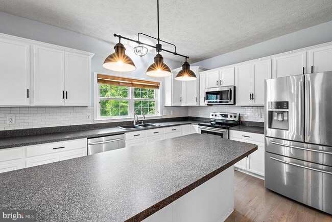 Building Photo - 35184 Pheasant Ridge Rd