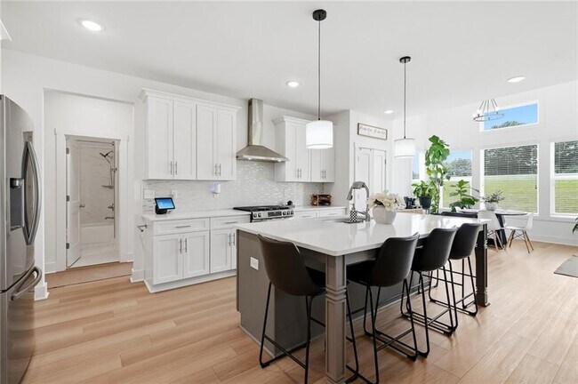 Building Photo - 2049 Chestnut Oak Trl