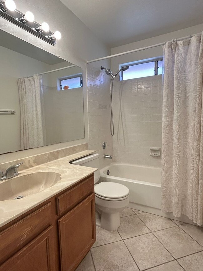 Building Photo - Chandler 3 Bed/ 2 Bath Single Story Home