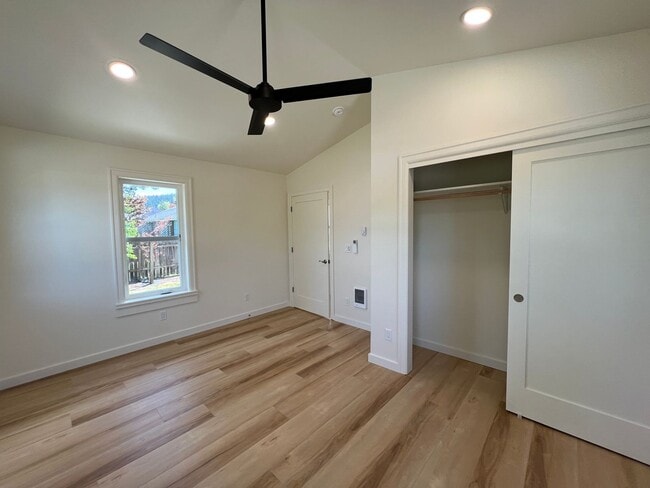 Building Photo - South Eugene Newly Remodeled