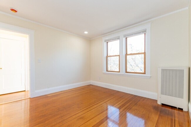 Building Photo - 81 Cushing Ave