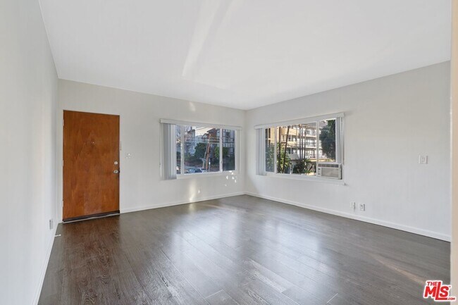 Building Photo - 1301 S Saltair Ave